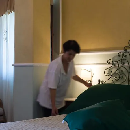 Relais Pian Delle Starze 4* 卡梅罗塔的码头