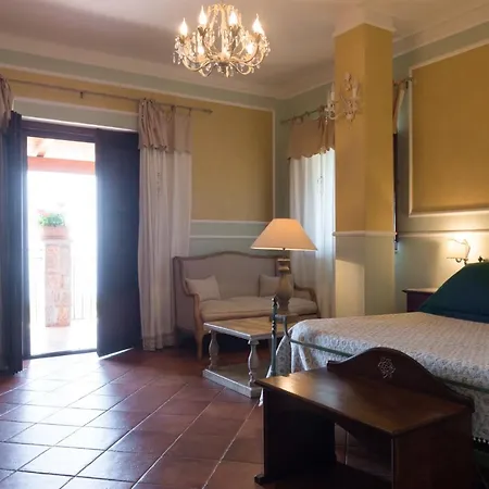 Relais Pian Delle Starze 4* 卡梅罗塔的码头